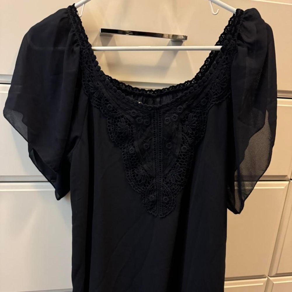 Vintage Premise Studio black flowy breathable blouse